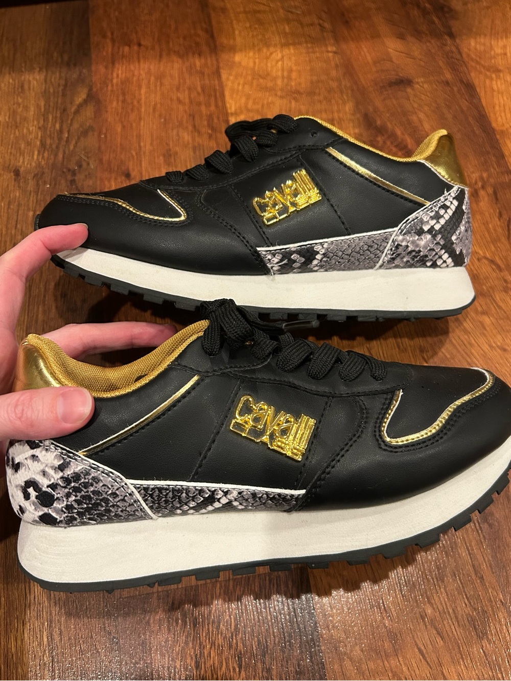 Roberto Cavalli 'Firenze' Low Top Sneaker Womens 7 US 37 Eur. MSRP $570
